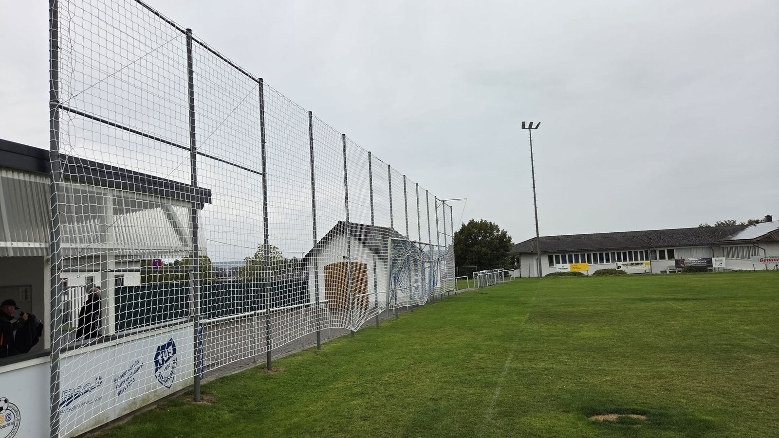 Neues Ballfangnetz am Sportplatz